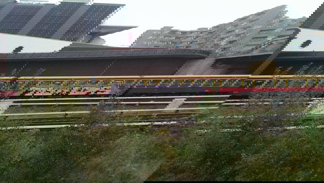 Graffiti Train in Berlin - Photo by gartenzwerg - toy, lets