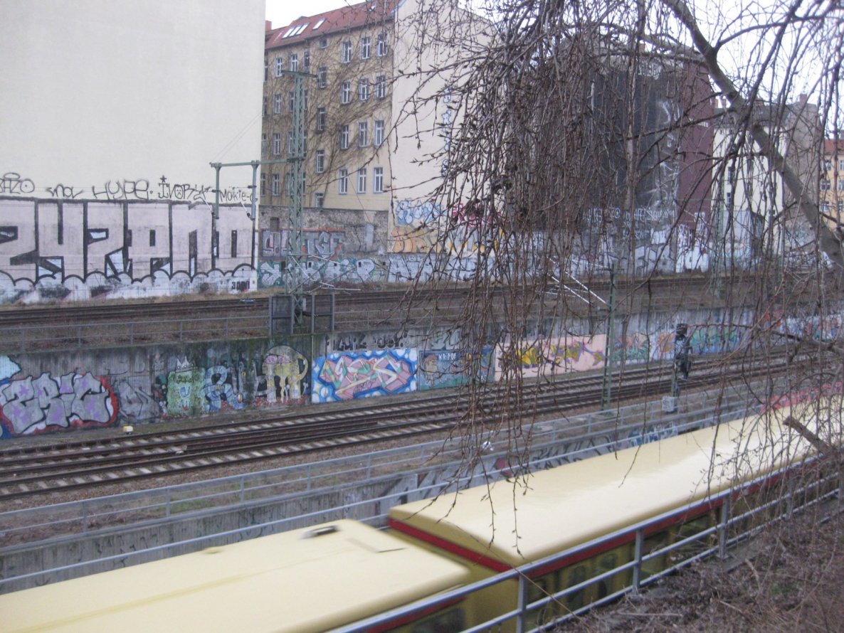 Graffiti Bombing - Photo by gartenzwerg - Berlin