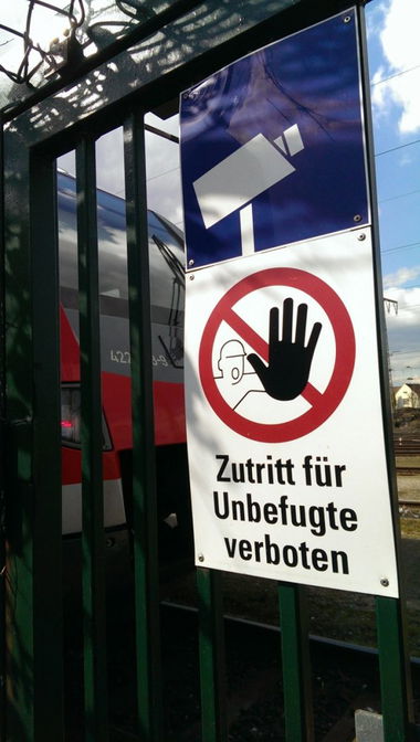 Graffiti Artwork - Photo by gartenzwerg - ......