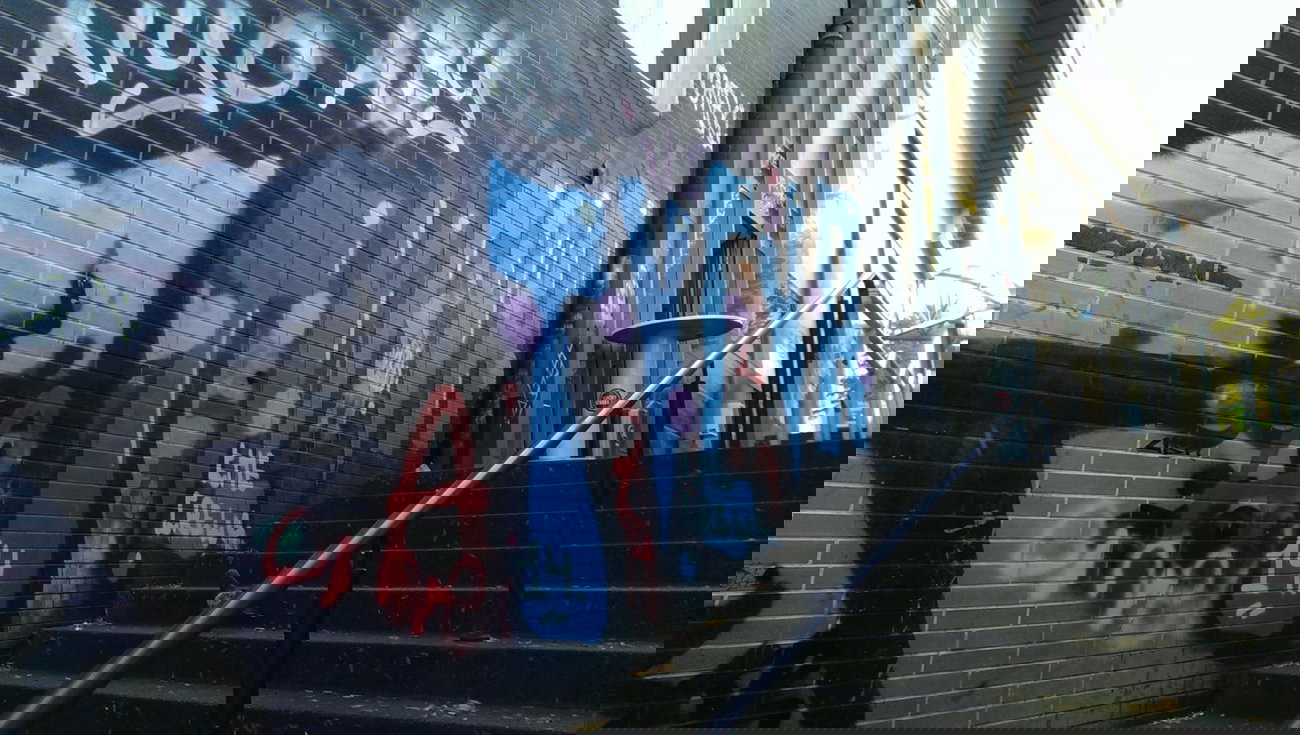 Graffiti Bombing in Essen - Photo by gartenzwerg - tv, cva