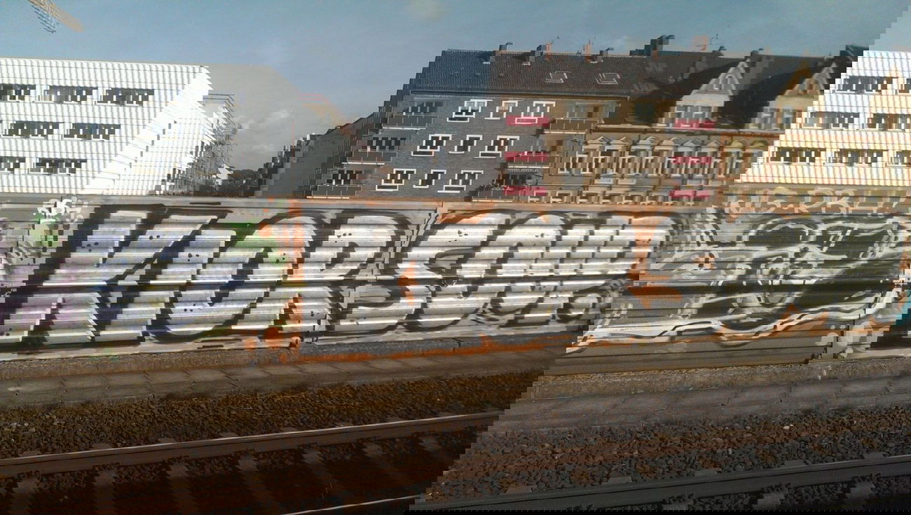 Graffiti Bombing in Hannover - Photo by gartenzwerg - kior, soup