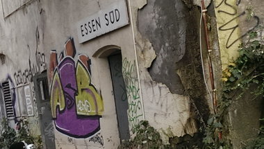 Graffiti Bombing - Photo by gartenzwerg - asb