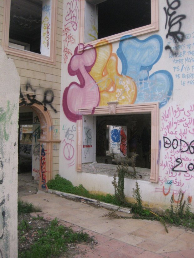 Graffiti Bombing - Photo by gartenzwerg - IYE, Tunis, Bombing