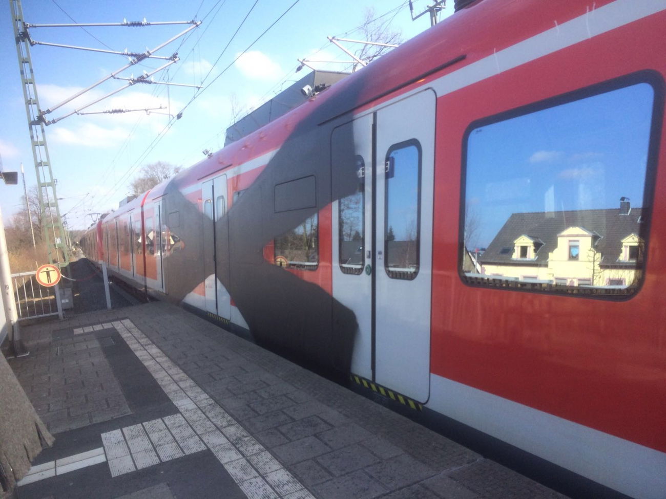 Graffiti Train - Photo by gartenzwerg - X