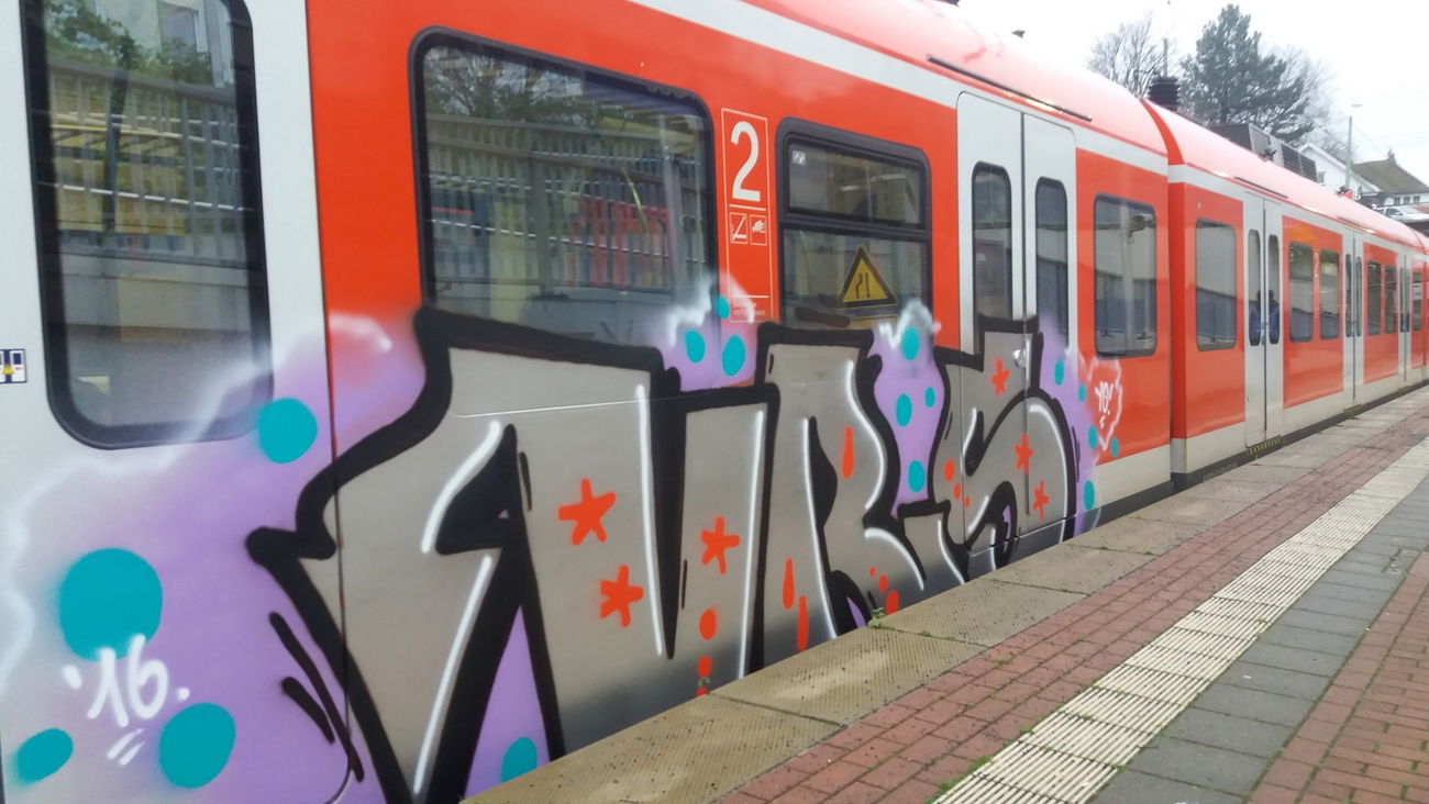 Graffiti Train - Photo by gartenzwerg - VRS