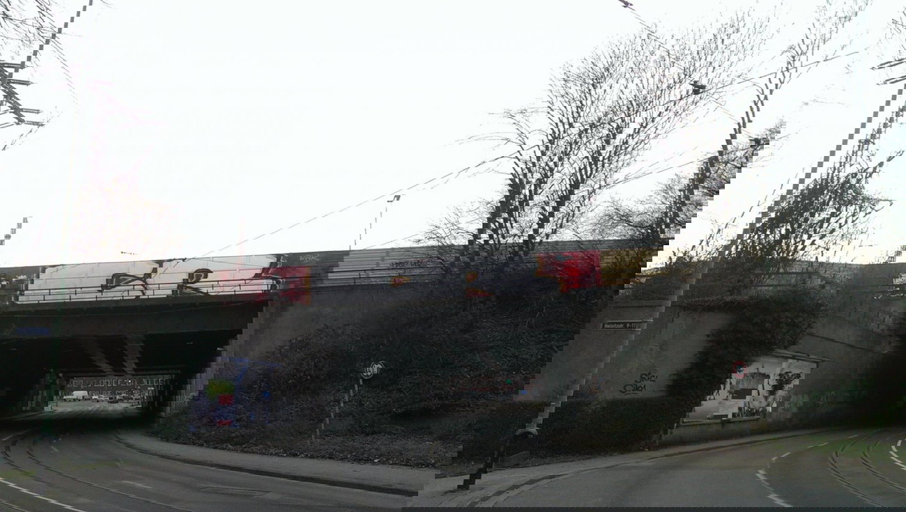 Graffiti Bombing - Photo by gartenzwerg - cr