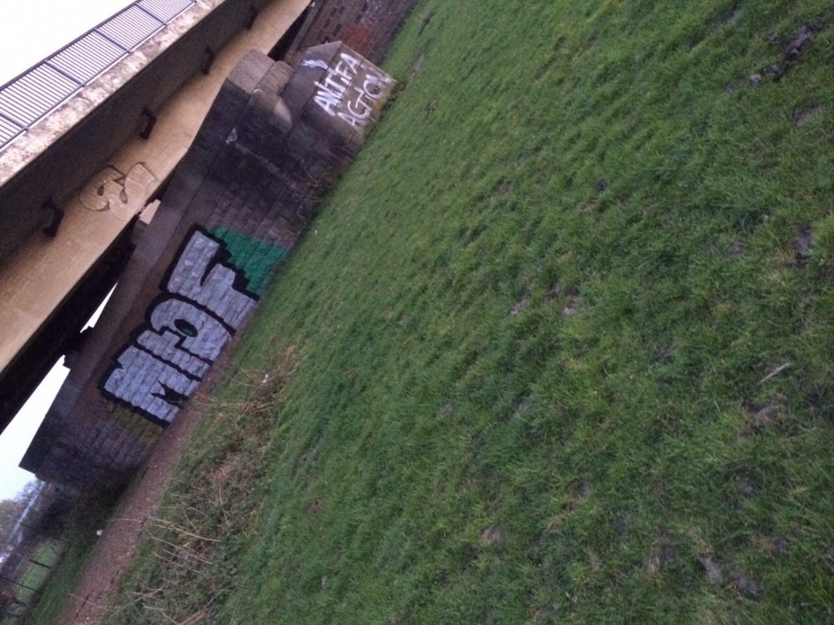 Graffiti Bombing - Photo by gartenzwerg - mrof