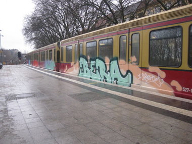 Graffiti Train - Photo by gartenzwerg - Bera