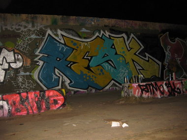 Graffiti Bombing - Photo by gartenzwerg - RESK, Berlin