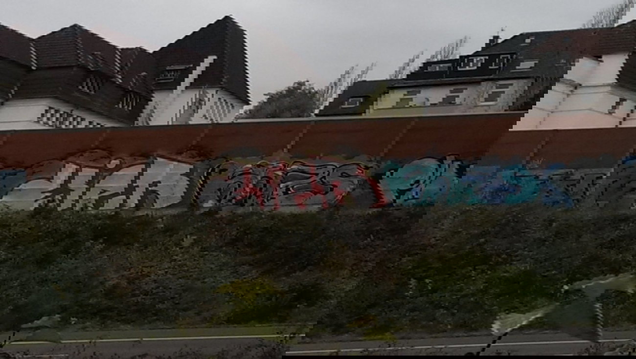 Graffiti Bombing in Essen - Photo by gartenzwerg - eier