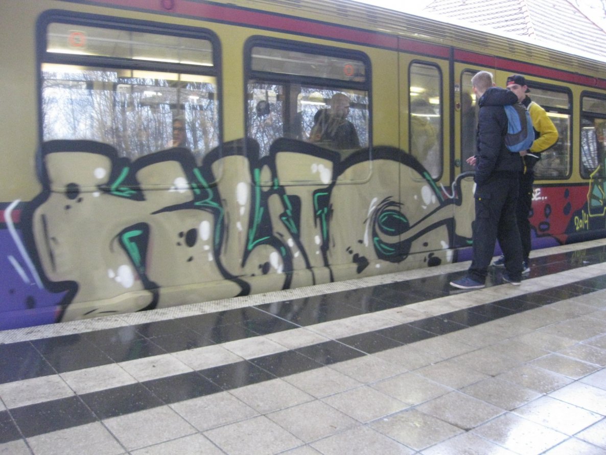 Graffiti Train - Photo by gartenzwerg - KLITO