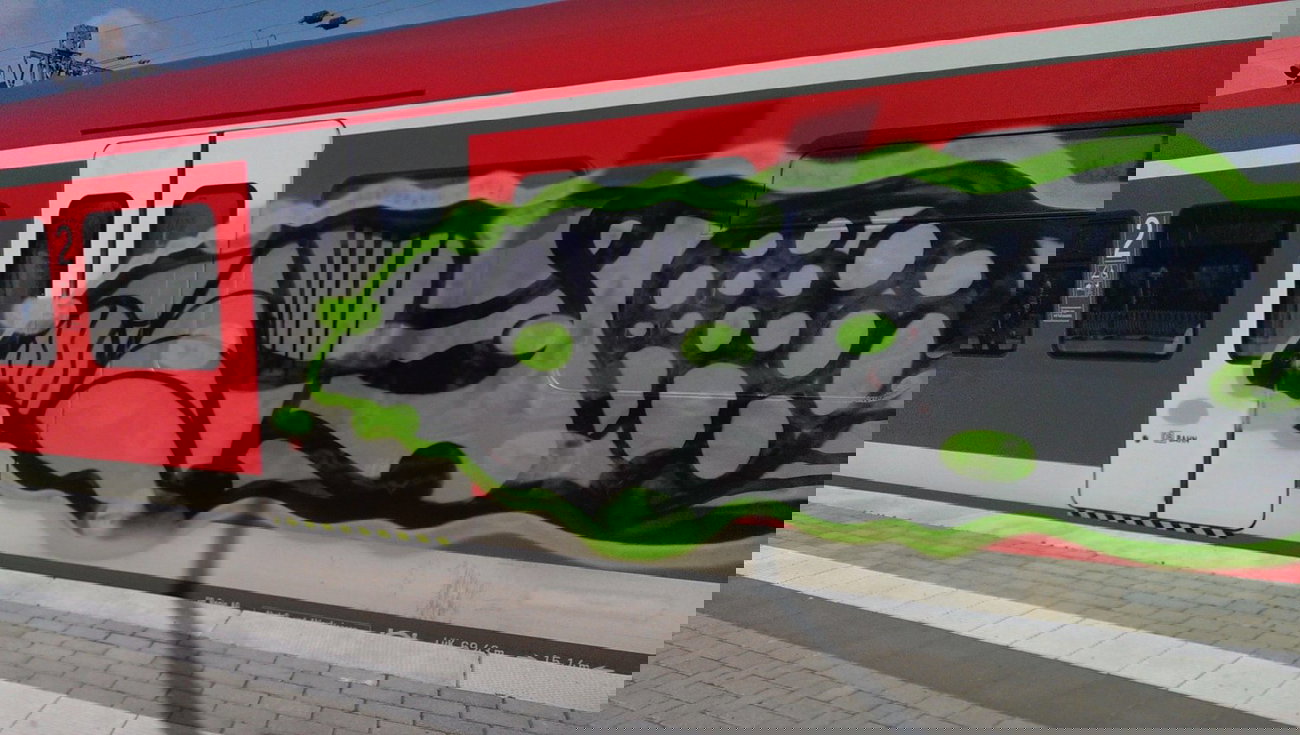 Graffiti Train - Photo by gartenzwerg - .......