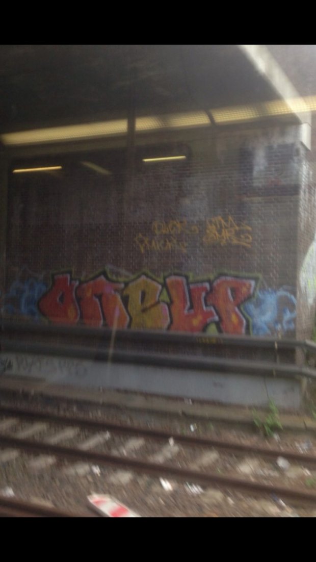 Graffiti Bombing - Photo by gartenzwerg - oneup