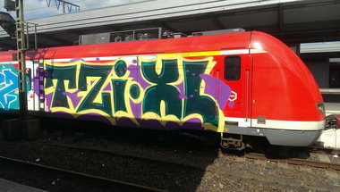Graffiti Train - Photo by gartenzwerg - tzi, xl