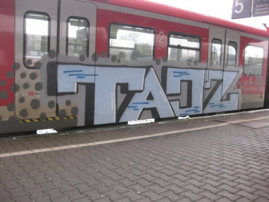 Graffiti Train - Photo by gartenzwerg - TAJZ