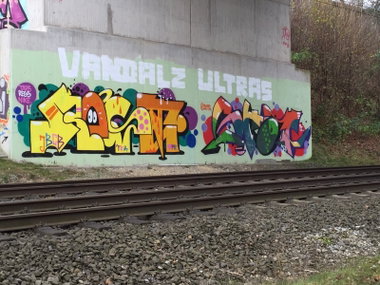 Graffiti Photo by gartenzwerg - most, shet, jbcb