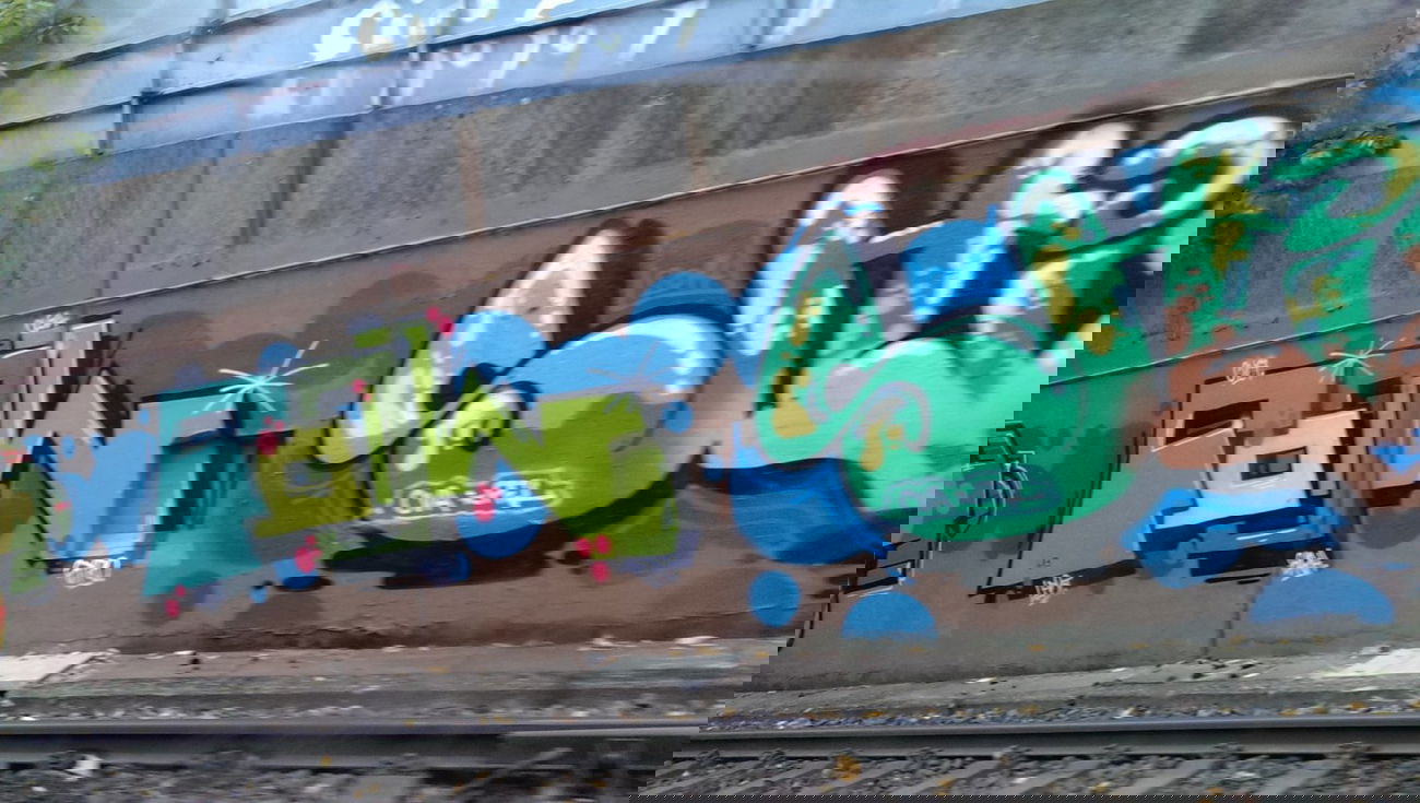 Graffiti Bombing in Essen - Photo by gartenzwerg - fool