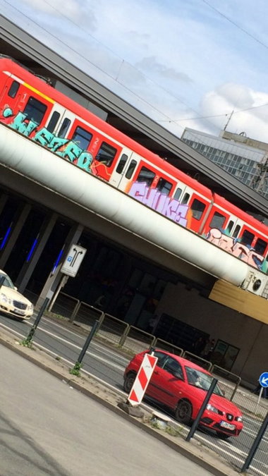 Graffiti Train - Photo by gartenzwerg - hezer, shuke, ibes