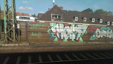 Graffiti Bombing in Hannover - Photo by gartenzwerg - ..