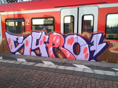 Graffiti Train - Photo by gartenzwerg - syro