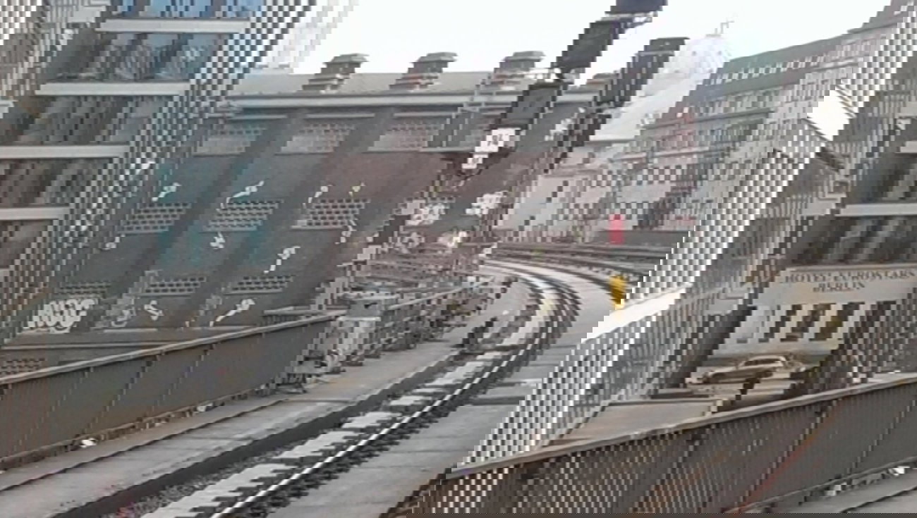 Graffiti Bombing in Berlin - Photo by gartenzwerg