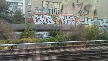 Graffiti Bombing in Berlin - Photo by gartenzwerg - CHB, THC, fach