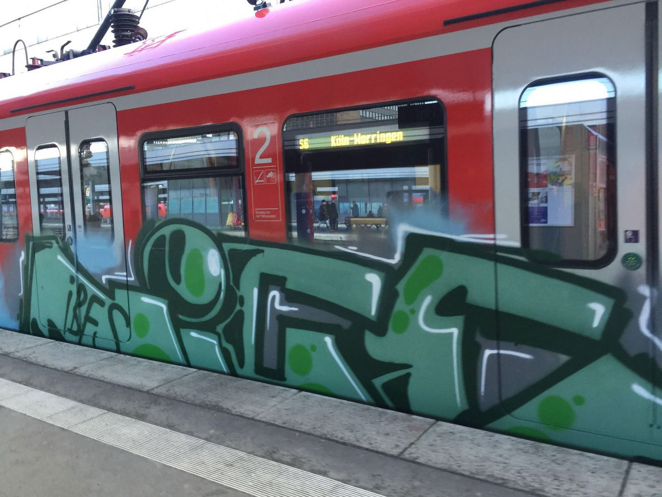 Graffiti Train - Photo by gartenzwerg - genom