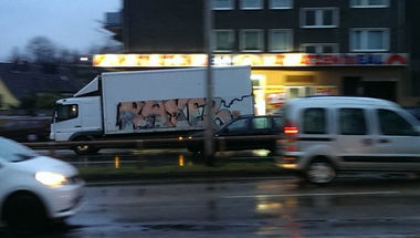 Graffiti Bombing - Photo by gartenzwerg - rayer