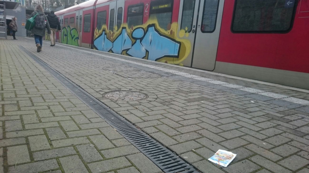 Graffiti Train - Photo by gartenzwerg - void