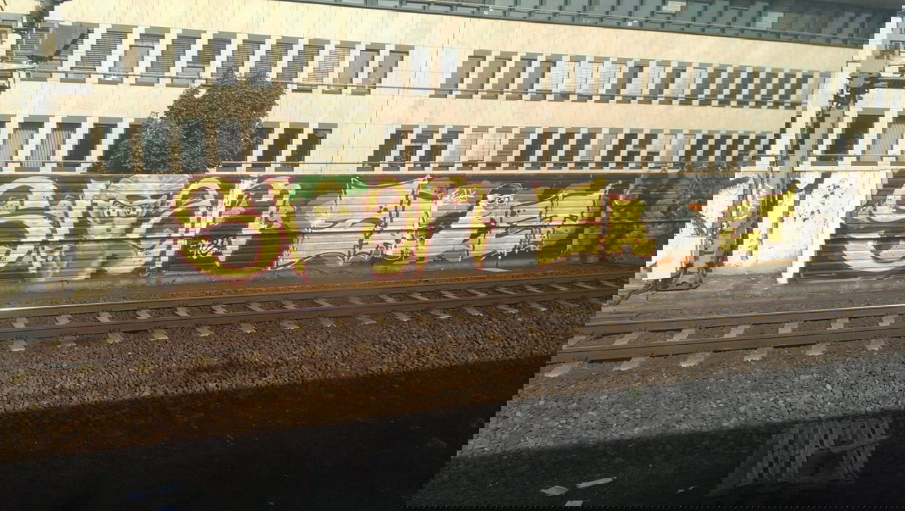 Graffiti Wall - Photo by gartenzwerg - slam, zaet