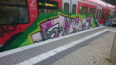 Graffiti Train - Photo by gartenzwerg - syro