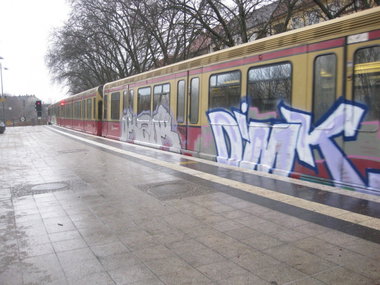 Graffiti Train - Photo by gartenzwerg - Okzur, Dimk