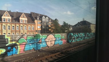 Graffiti Bombing in Hannover - Photo by gartenzwerg - kior, ...