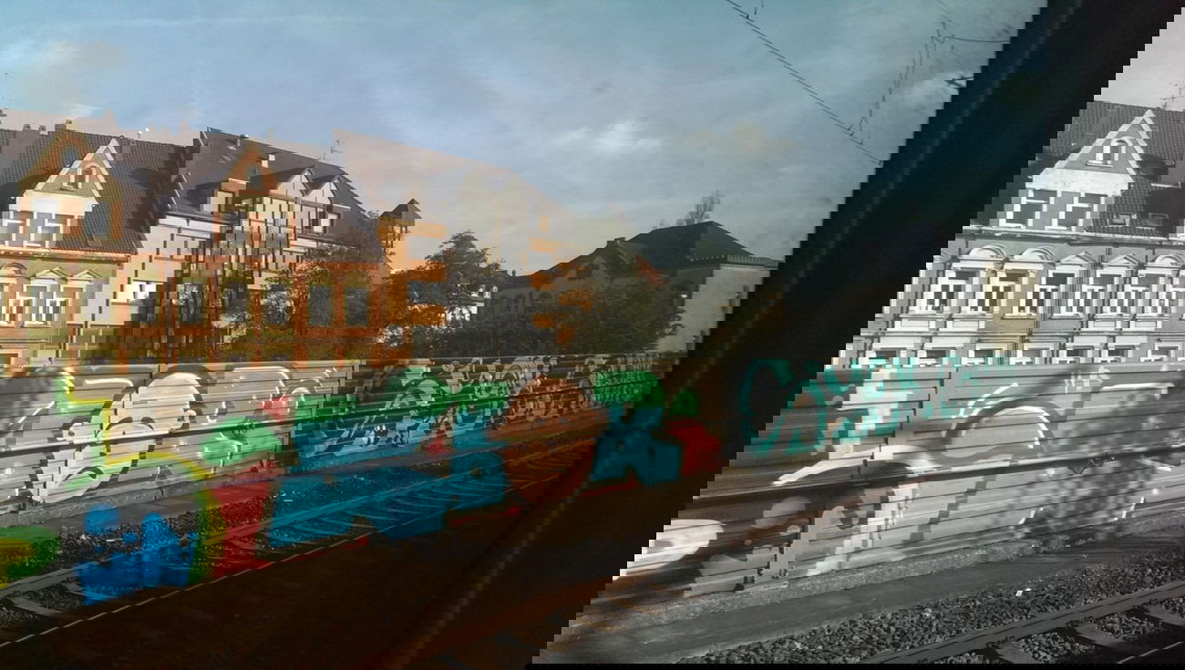 Graffiti Bombing in Hannover - Photo by gartenzwerg - kior, ...