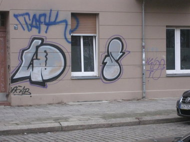 Graffiti Bombing - Photo by gartenzwerg - WDS