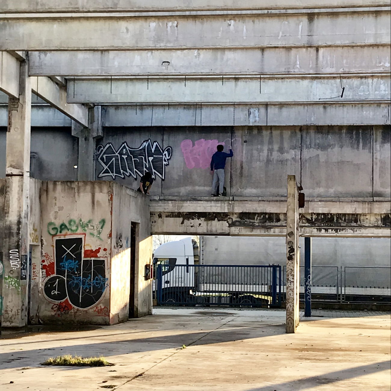 Graffiti Bombing - Photo by gask1