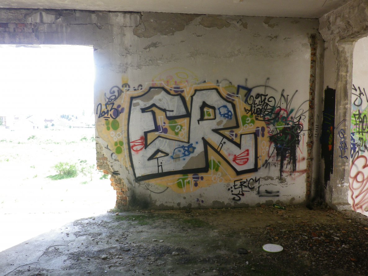 Graffiti Wall - Photo by gausone - ercrew (2013)