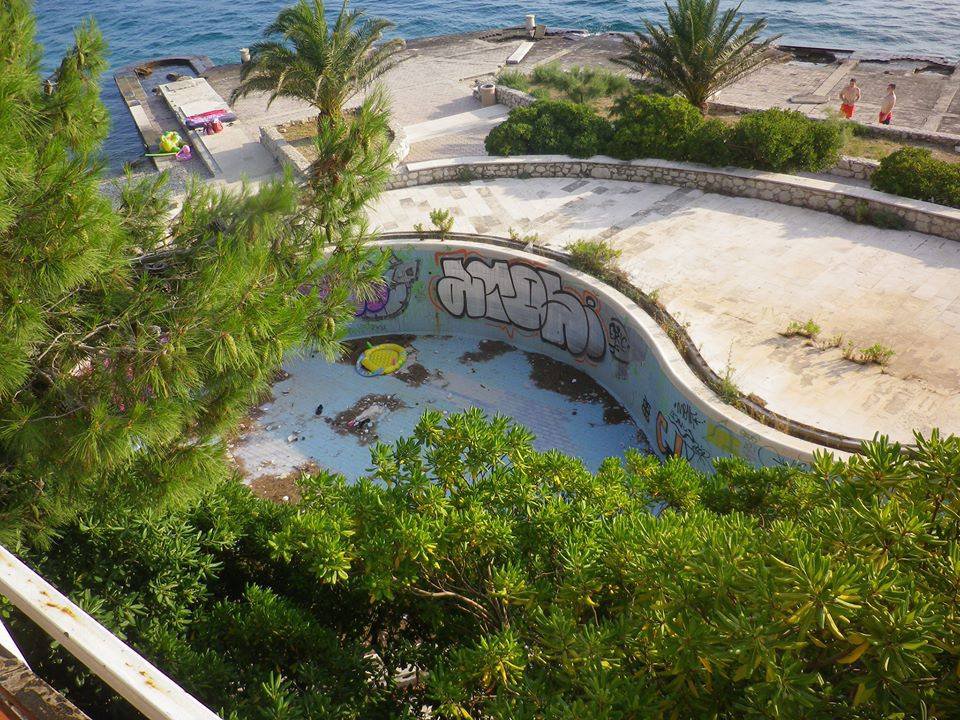 Graffiti Wall - Photo by gausone - 1312, poolparty, aios (2013)