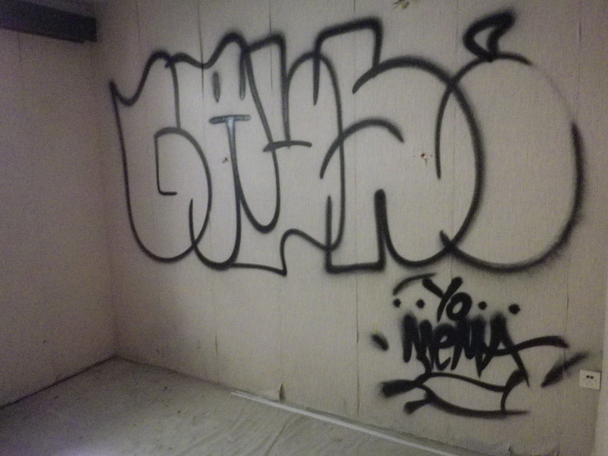 Graffiti Wall - Photo by gausone - gaus, mema (2013)