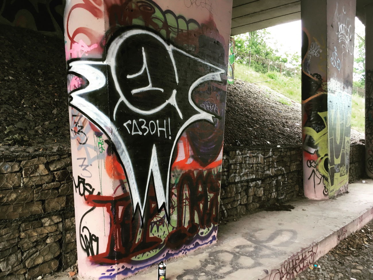 Graffiti Wall - Photo by gazon1