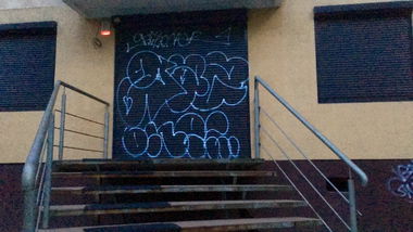 Graffiti Wall - Photo by gazon1