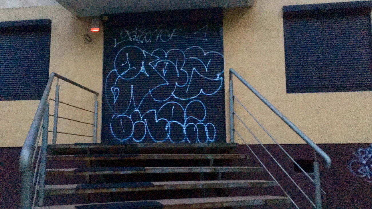 Graffiti Wall - Photo by gazon1