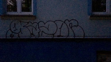 Graffiti Bombing - Photo by gazon1 - gaz1rthrowupgazoner1ga