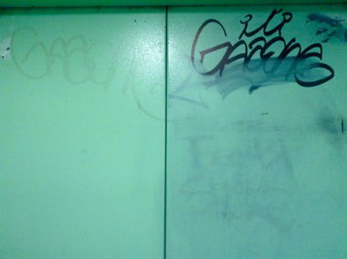 Graffiti Wall - Photo by gazon1