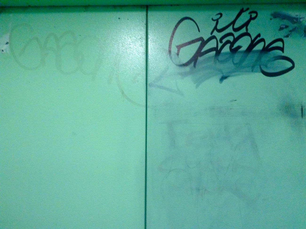 Graffiti Wall - Photo by gazon1