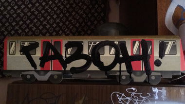 Graffiti Artwork - Photo by gazon1