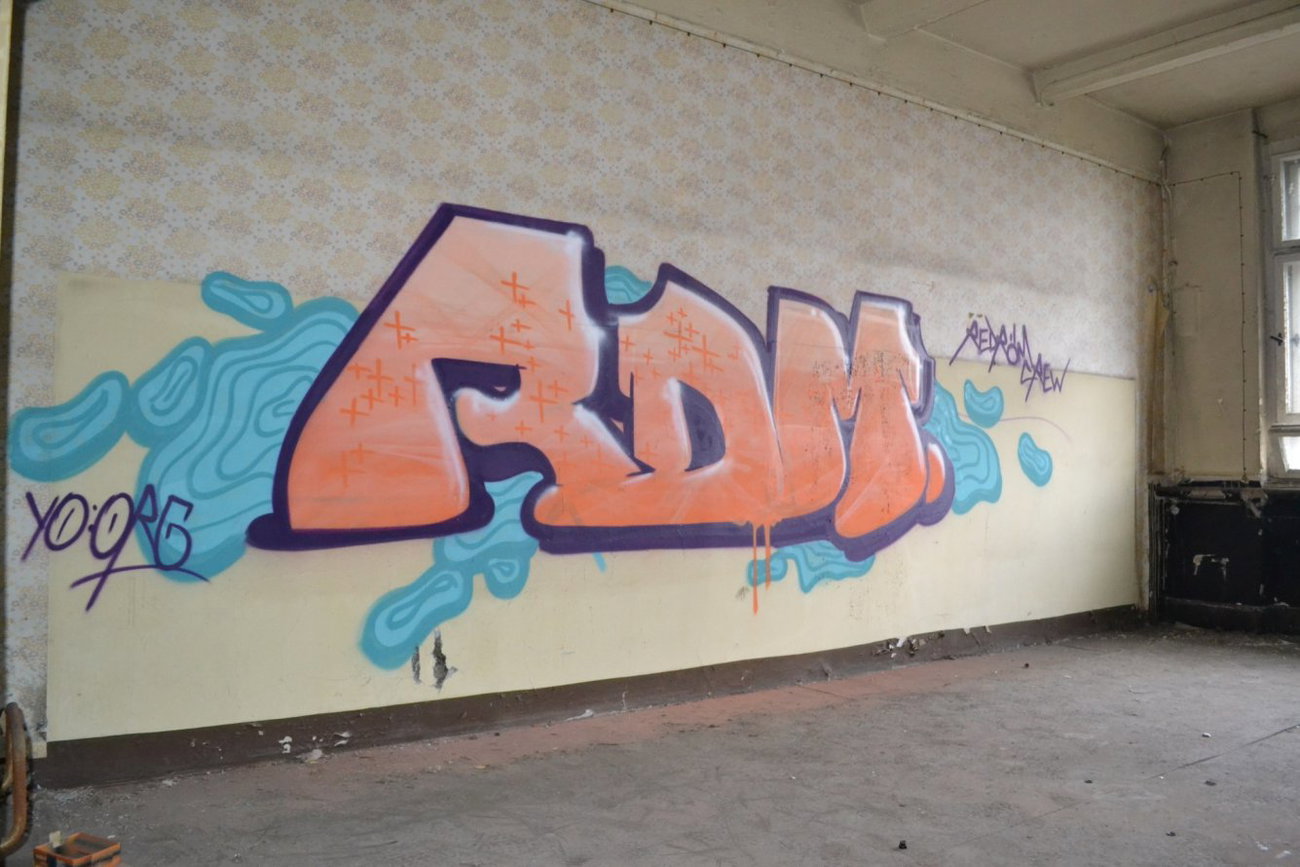 Graffiti Wall in Leipzig - Photo by geracity - rdm, redröm (2014)