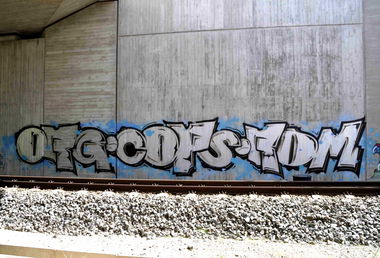 Graffiti Bombing in Gera - Photo by geracity - org, cops, rdm (2015)