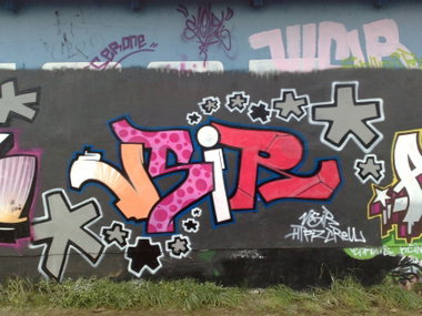 Graffiti Wall - Photo by geracity
