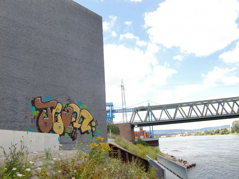 Graffiti Wall in Mainz - Photo by geracity - Team (2012)